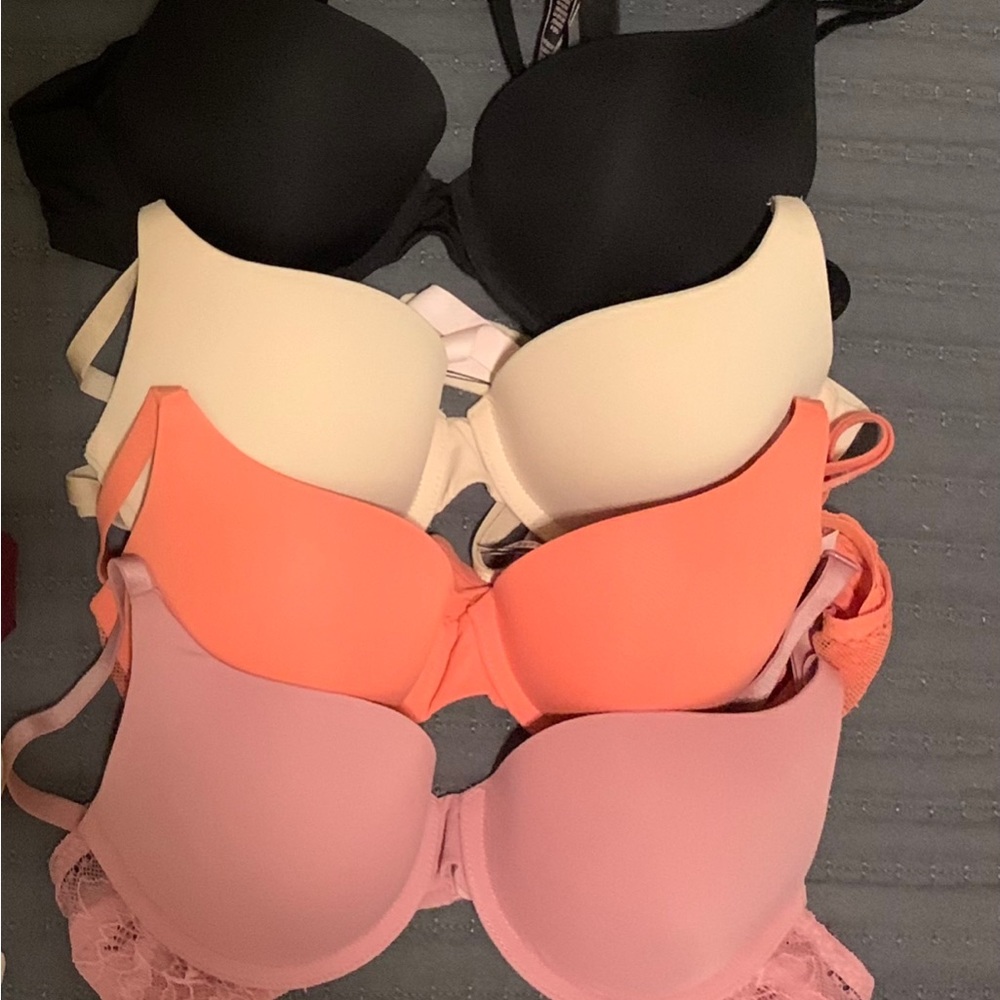 32B Victoria’s Secret bras